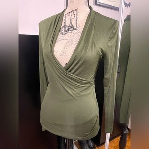 Heart & hips green top